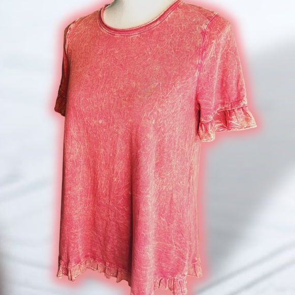 Altar’d State ‘Wren’ Ruffled Trim Tee in “Ski Patrol Red” Size Small - Picture 7 of 11